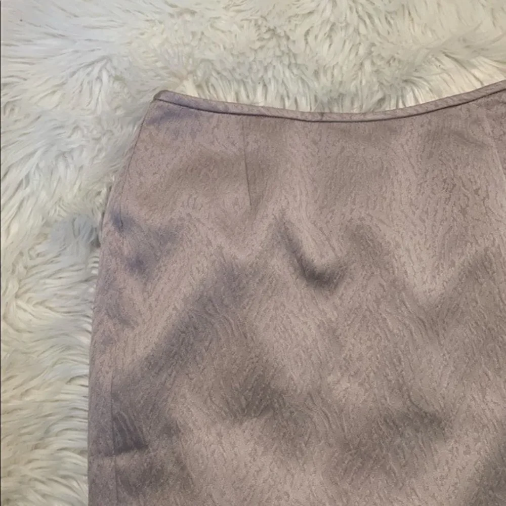 Nipon Boutiqe Women's Size 8 Petite Pencil Skirt Textured Light Gray Sheen Lined